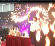 珠海將車網開業(yè)盛典邀請【佛山展翅調酒咖啡西點培訓學校】調酒師為花式調酒演出嘉賓