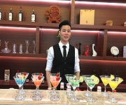 紅旗新車發(fā)布會調(diào)酒學(xué)員活動實踐